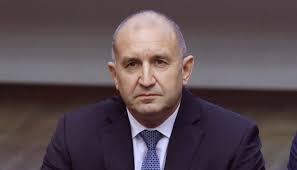 Радев: Досега трябваше да е назначен особен управител в 