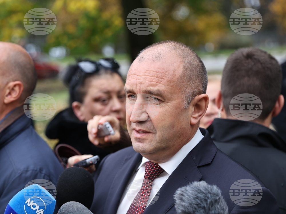 Президентът Радев: Рафинерията в Бургас трябва да има надежден собственик. 
