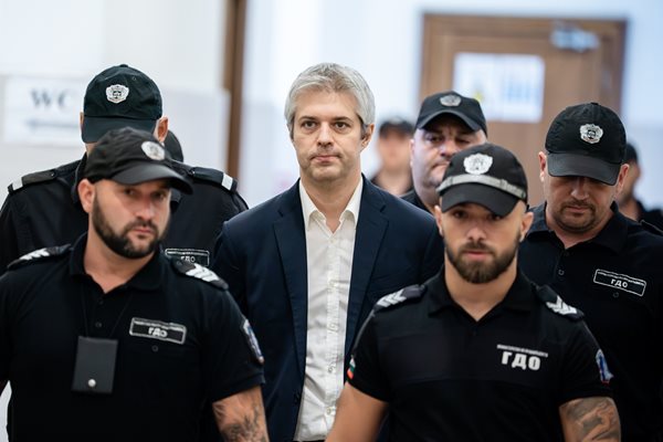 Над 40 тома са доказателствата по делото срещу Благомир Коцев