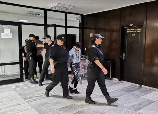 Мъж и приятелката му осъдени за убийство на бившия й