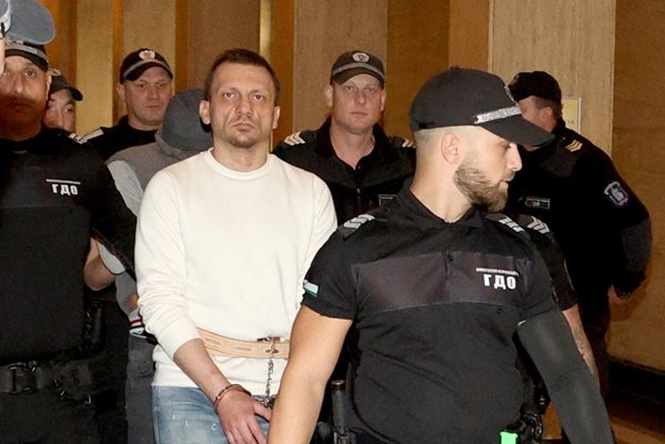 Партита от четвъртък до неделя с припаднали мъже – безопасно място за гейове или арена на изнасилвания е бил тризонетът на д-р Хасърджиев?