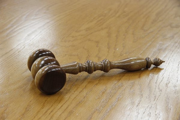 Прокурорът Асен Василев осъди прокуратурата за рекордните 350 хил. лв.