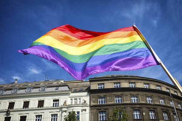Европейският съд: Всяка държава от ЕС е задължена да признае гей брак, сключен в друга държава членка