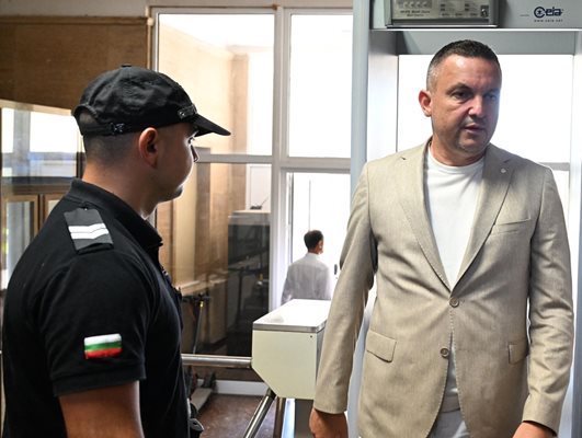 Делото срещу Портних отиде във ВКС, който да посочи съда, където да се гледа