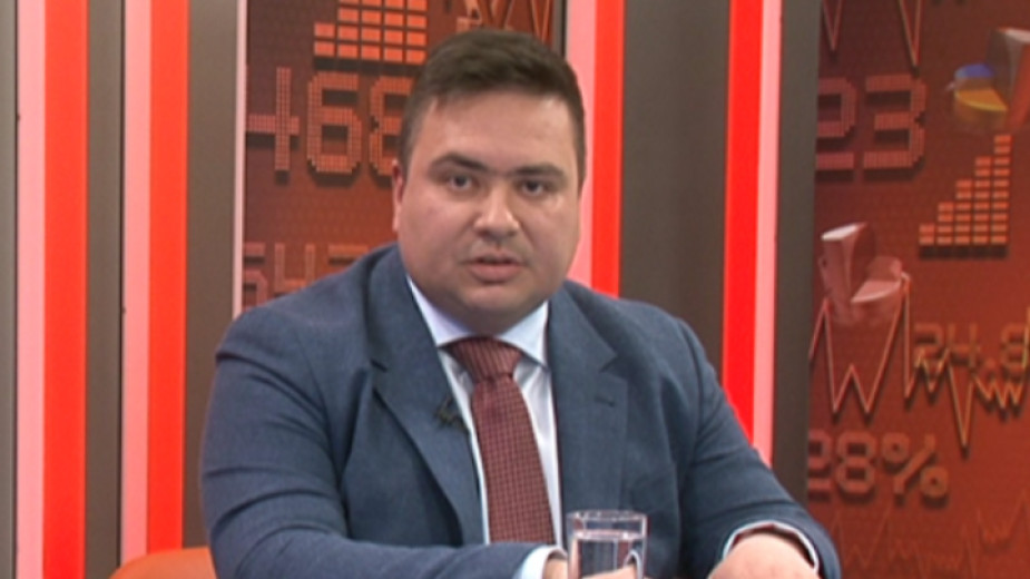 Протестите срещу бюджета са бутафория: Асен Василев води бунта срещу собствените си дефицити