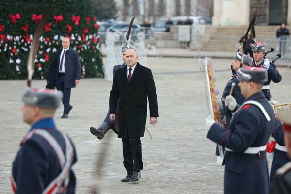 Румен Радев: Ще връча първия мандат възможно най-скоро