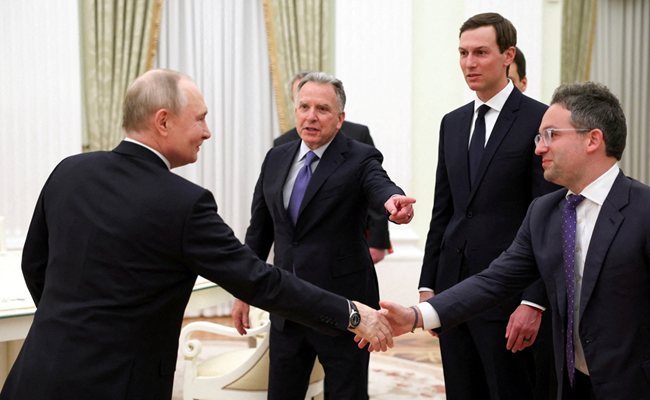 След срещата между Путин и Уиткоф Русия изключи край на войната без Украйна да предаде Донбас