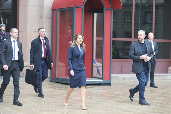 Рая Назарян е отказала на президента Илияна Йотова да стане служебен премиер