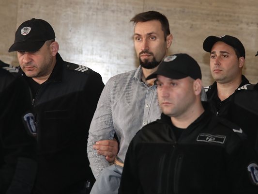 Орлин Владимиров, убил Евгения и я натъпкал в куфар, няма да лежи до живот, а 20 г.