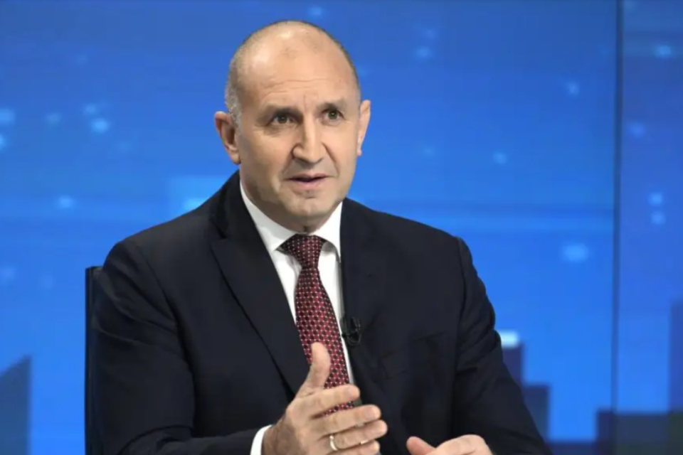 Румен Радев: Политическото статукво реши да ограничи възможностите на сънародниците ни зад граница да гласуват