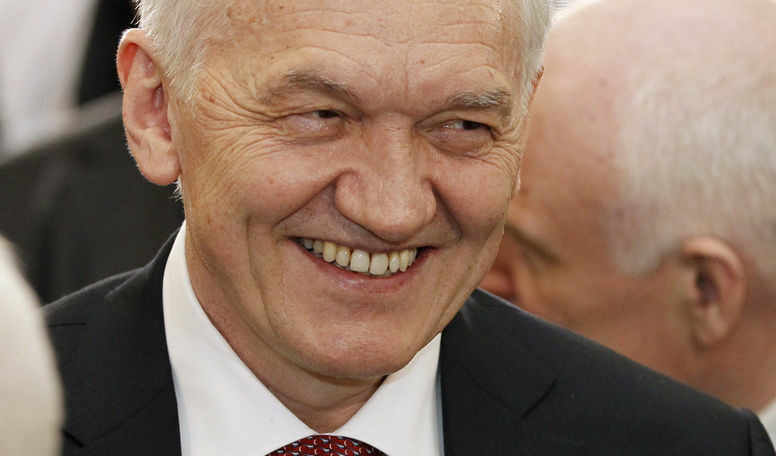 Приятел на Владимир Путин е истинският купувач на 