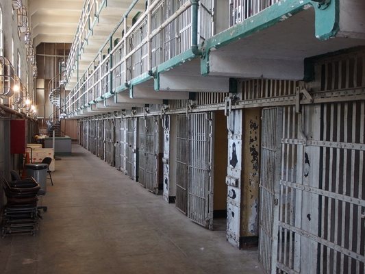 Оставиха в ареста бащата, брутално пребил 5-годишното си дете в Новачене