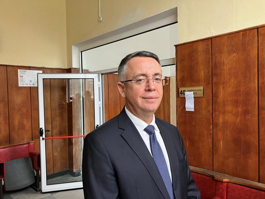 Отложиха делото срещу бившия кмет на Кърджали заради приет по спешност в болница подсъдим