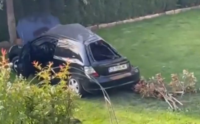 Пияна шофьорка влетя в двора на къща в Банкя