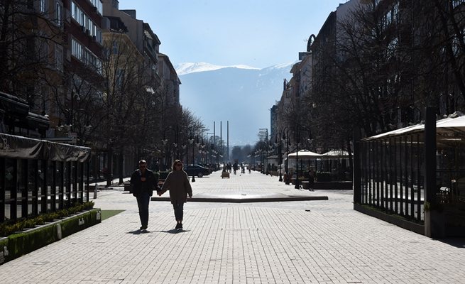 Застаряваме: България се стопи с над 14 000 души за година