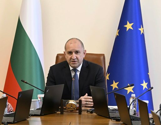 Четвърти кораб ударен до Крапец, Радев вика Митрофанова