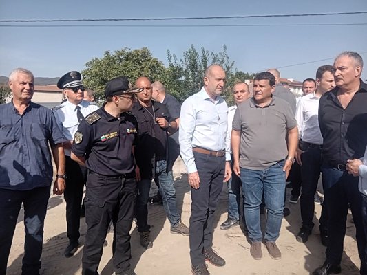 Радев: Отскубнали са заглушаващото устройство в 