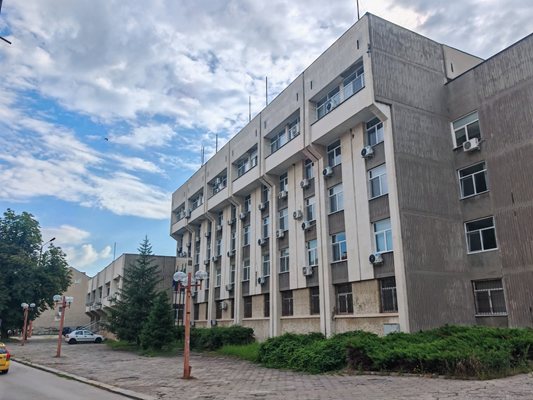 Шефът и зам.-шефът на полицията в Габрово се скараха, викнаха полиция да ги усмири
