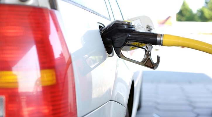Войната с Иран изстреля дизела в САЩ до рекордните 5.85 долара за галон