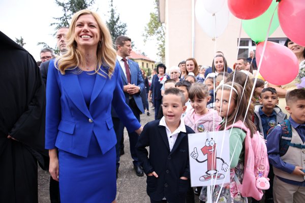Михаела Доцова: Благодарение на българските учители обществото ни върви напред