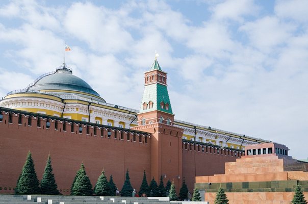 Парламентарните избори в Русия започват в петък. Какво да очакваме