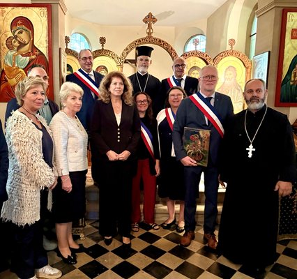 Президентът Йотова посети храма на българската православна църковна община край Страсбург