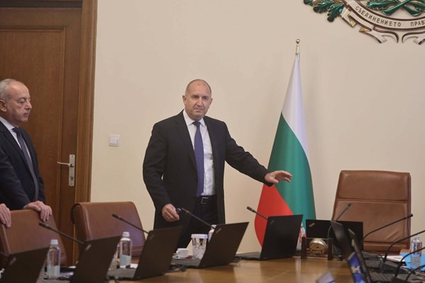 Румен Радев: България е в центъра на икономическите разговори в ЕС, но не като наблюдател