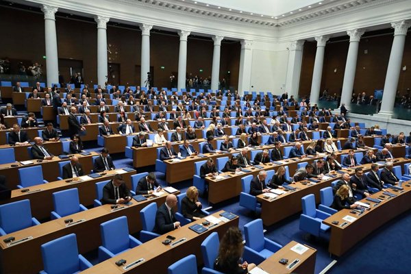 Окончателно: Глоба до 20 хил. евро, ако 1/3 от шефовете в публично предприятие не са жени