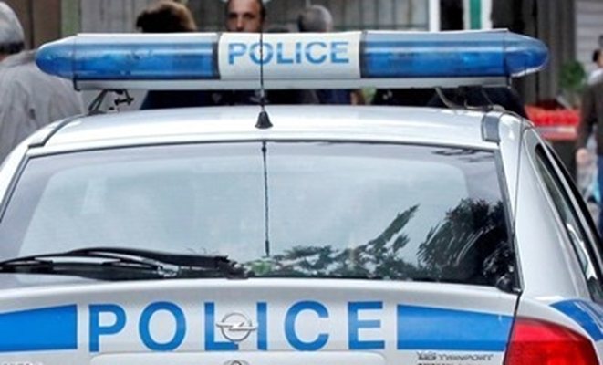 Ученик закла учителка и намушка дете в основно училище 