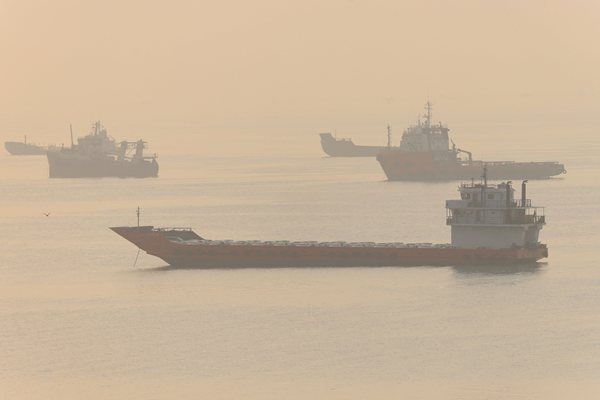 Морските подводни кабели: още един фронт във войната на Иран