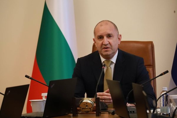 Румен Радев: Не съм адвокат на Путин