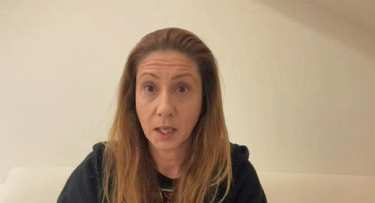 Майката на 22-годишния, открит мъртъв в кемпера: Очевидно са били свидетели на нещо