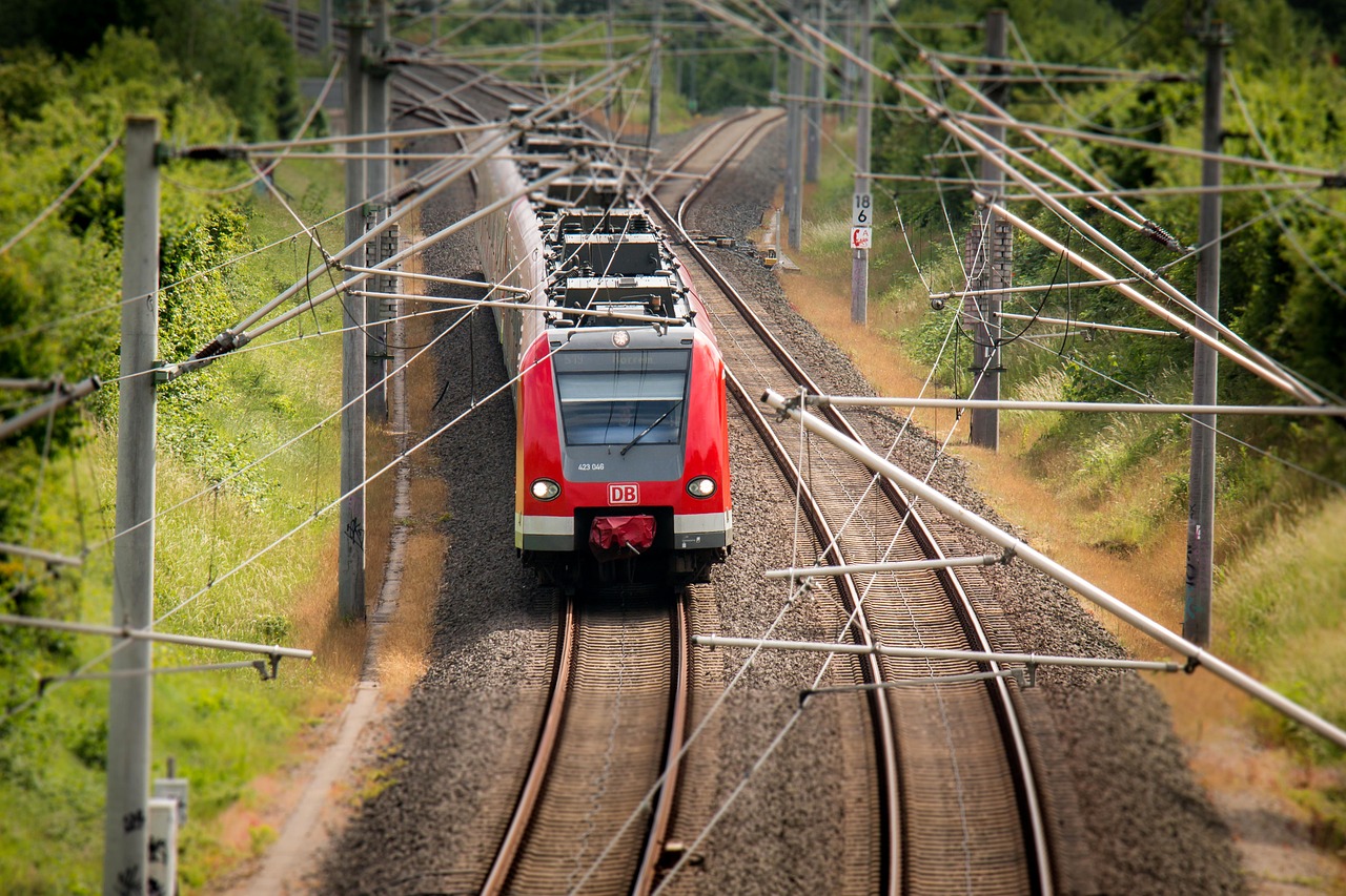 Влак от Варна за София аварира, пътниците – на 40-градусова жега