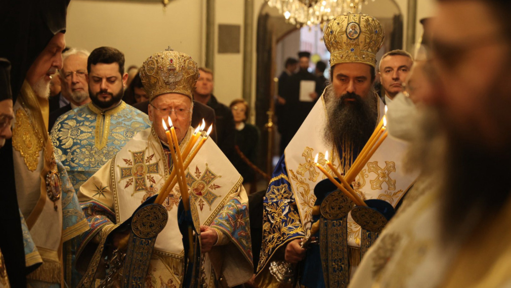 Патриарх Даниил и патриарх Вартоломей отслужиха литургия във Фенер с послание за православно единство