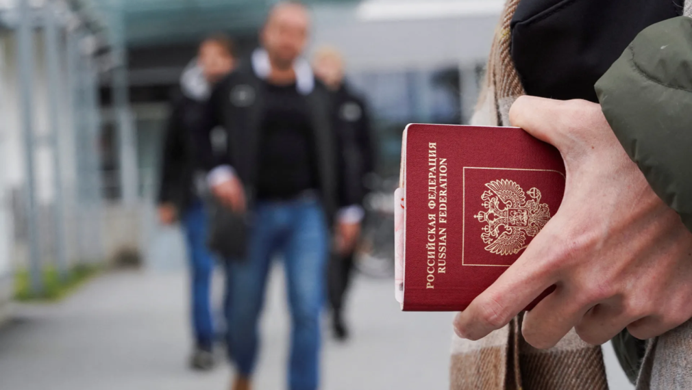 България не се присъедини към 11 държави от ЕС, които искат спиране на шенгенските визи за руснаци