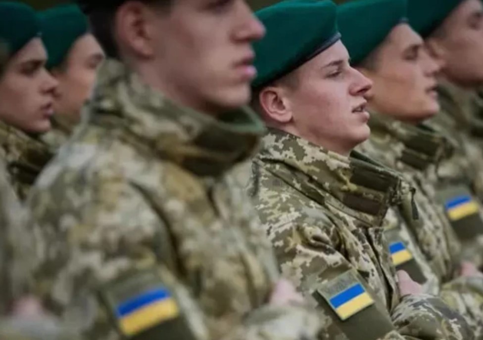 Шмигал: Никой не мобилизира на сила украинските мъже, 90% от тях идват без проблеми