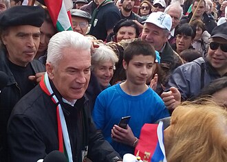 Нападнаха Волен Сидеров в центъра на София