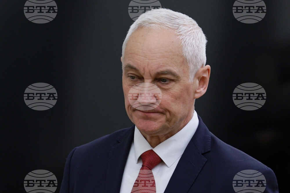 Часове след разговора между Остин и Белоусов правителствен самолет излетя от Москва за Вашингтон