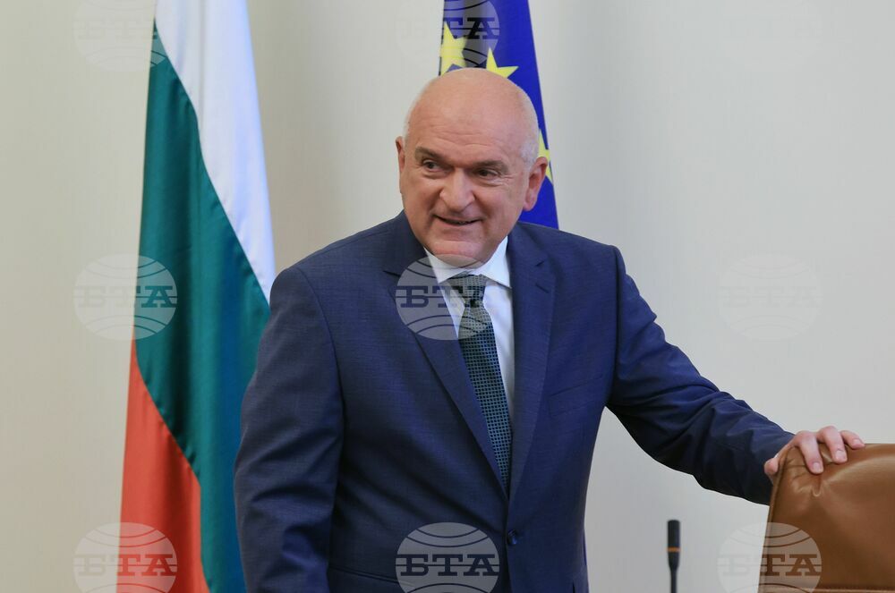 Главчев представи новия си служебен кабинет, отново човек на Пеевски е вътрешен министър
