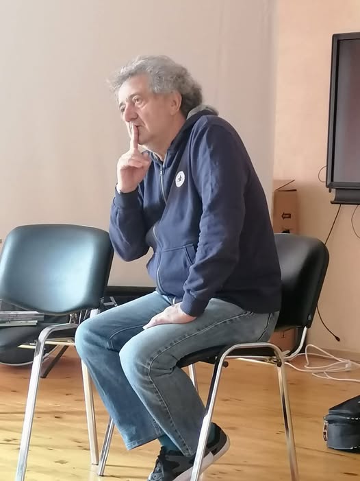Целият номер е да ни видят американците как въпреки че ходихме в Париж, сега сме и на Граф Игнатиево – хем сме с Макрон, хем с Тръмп