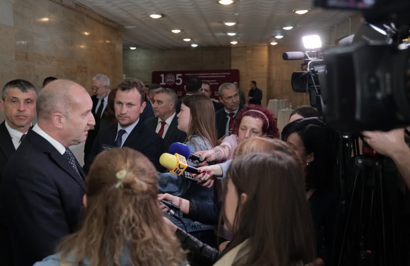 Президентът Радев: За F-16 платихме скъпо, чакахме дълго, ще го поддържаме много трудно и скъпо. Такъв беше изборът на г-н Борисов през 2019 година