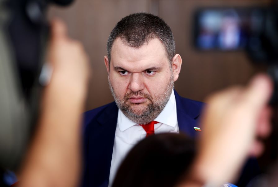 Пеевски: Кабинетът да се захваща със събирането на приходи, за да има средства за хората
