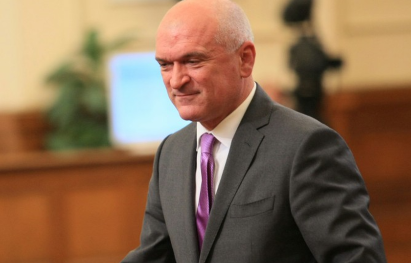 Правителството дари още оръжия от резерва на българската армия на Украйна
