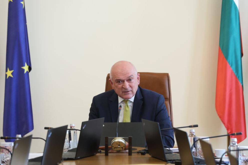 Премиерът Главчев заяви, че е най-добре редовно правителство да подпише споразумението с Украйна, но очаква решението на парламента