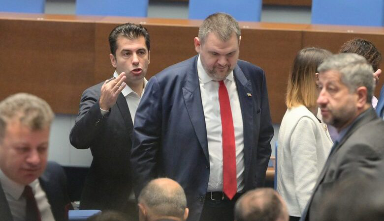 ПП-ДБ уж се борят се борят срещу Пеевски, на практика работят за него и Новото начало. 