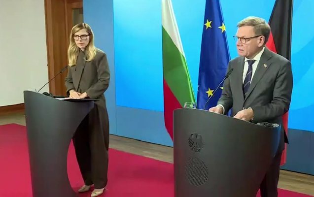 Петрова: Трябват общи европейски действия за гарантиране на сигурността в Черно море