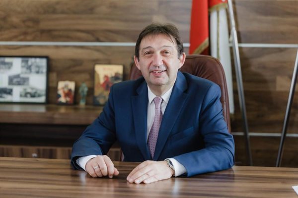 Министър Шишков: Спряната поръчка за мантинелите очевидно накърни нечии интереси
