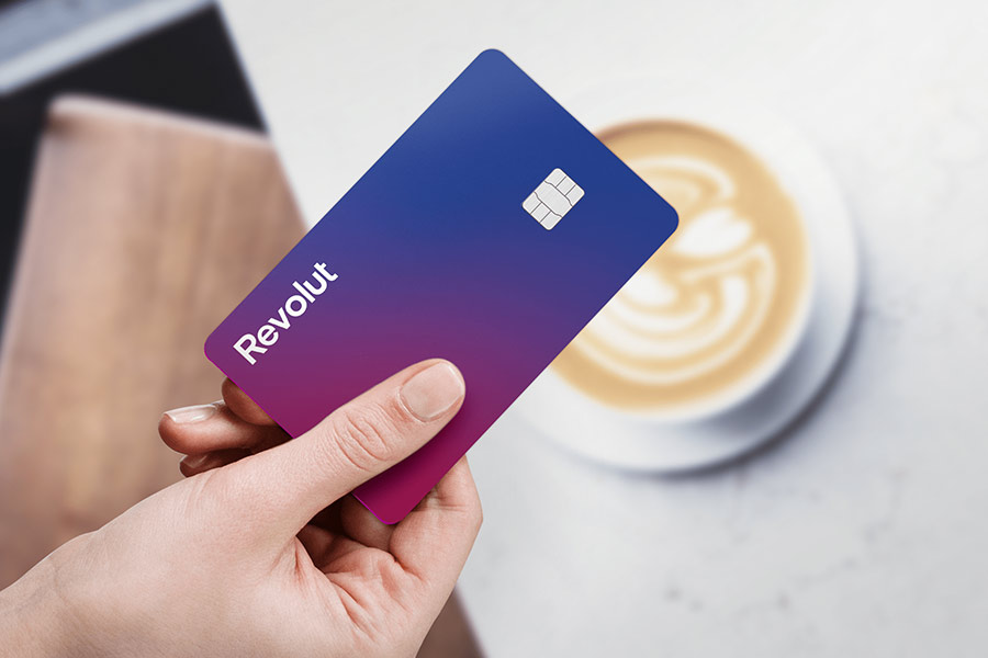 Глобален срив на Revolut остави потребители без достъп до услугите