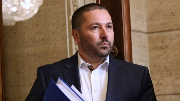Смятам, че това е чисто безобразие и затова свикваме протест