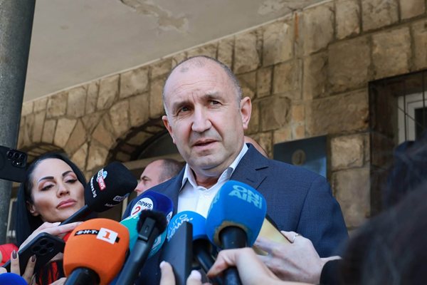 Радев: Да изпратим сглобката в небитието и да подкрепим Йотова. Не биха се поколебали да ни въвлекат във войната